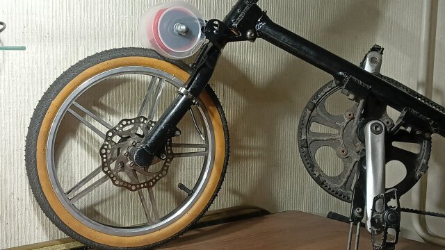 friktsion-perednii-na-stridu-velokometu2