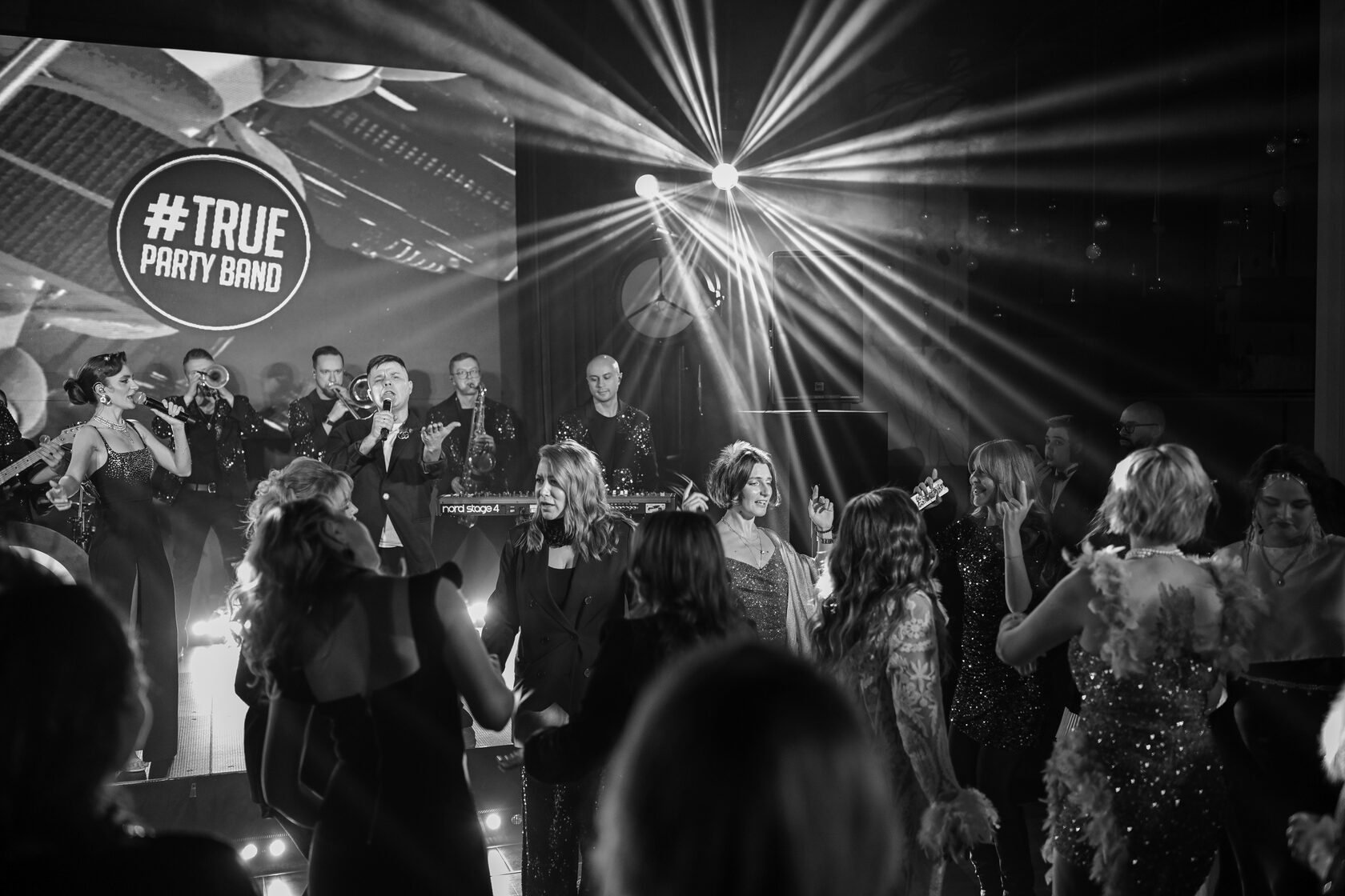 ����������� �����-������ TRUE PARTY BAND
